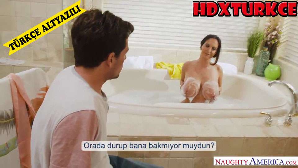 Annemle film izlerken seksi çoraplarına gözüm kaydı Azdım